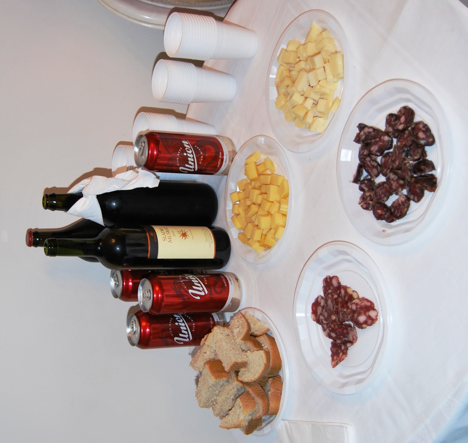 mednarodni večer - slovenska miza 1