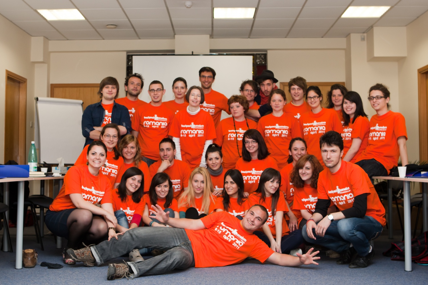 skupinska fotografija udeležencev in mentorjev BPJ