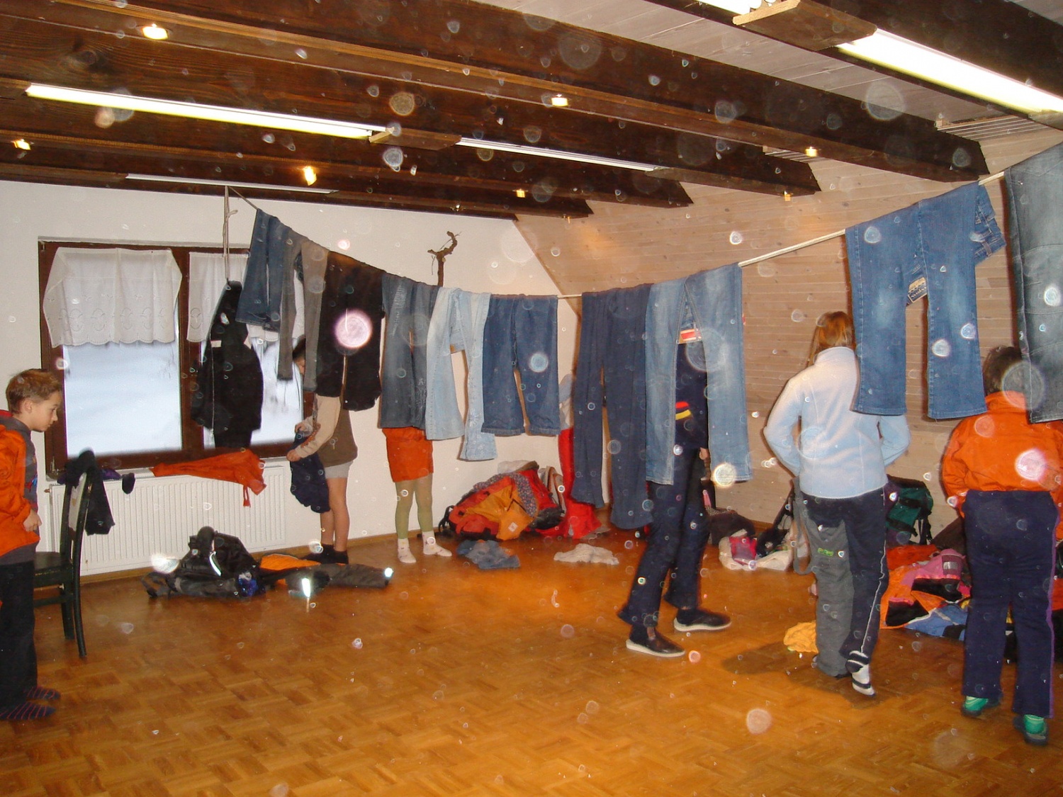 sušilci po celi sobi