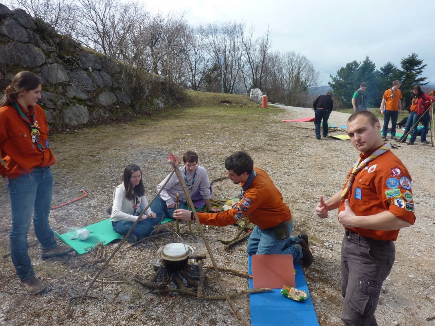 V sobotnem jutru, 19.3.2011, smo se številni voditelji (NO) PP iz vse Slovenije odpravili proti Kekcu nad Novo Gorico. Pričakalo nas je nasmejano vodstvo, nam postreglo z zajtrkom in nas že kar takoj poslalo na pot v 4 manjših skupinah.