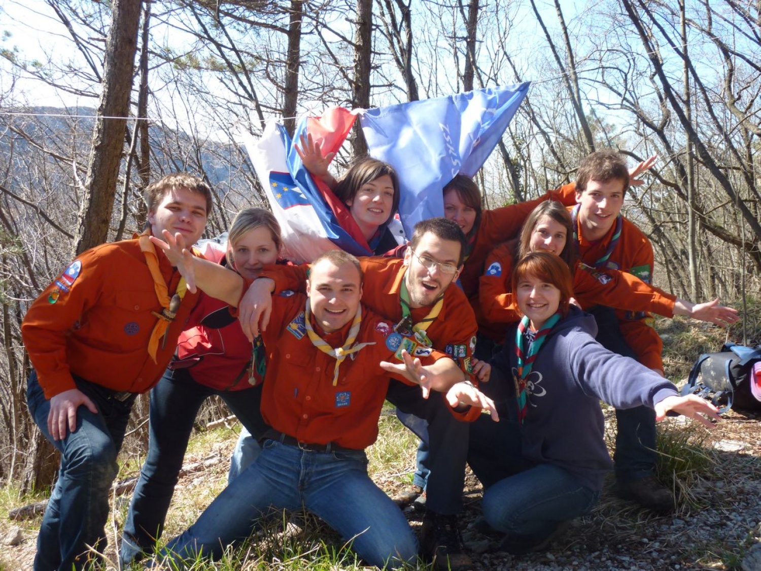 V sobotnem jutru, 19.3.2011, smo se številni voditelji (NO) PP iz vse Slovenije odpravili proti Kekcu nad Novo Gorico. Pričakalo nas je nasmejano vodstvo, nam postreglo z zajtrkom in nas že kar takoj poslalo na pot v 4 manjših skupinah.