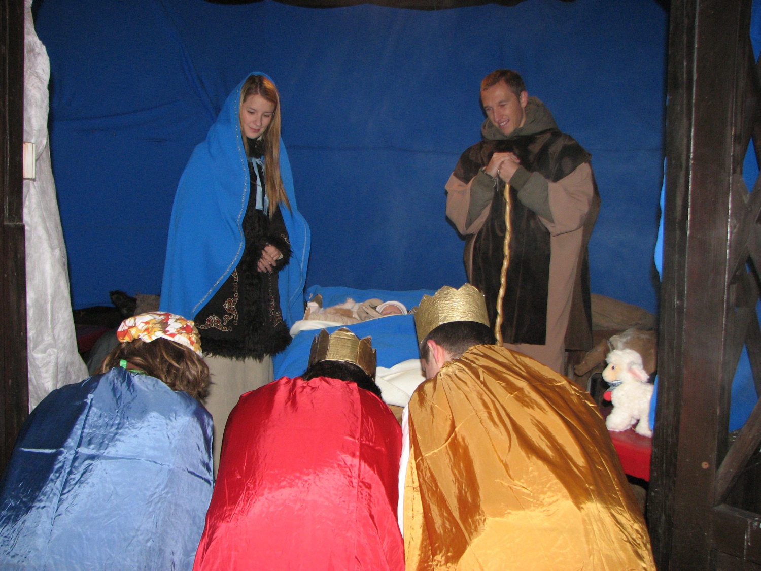 Kralji se priklonijo