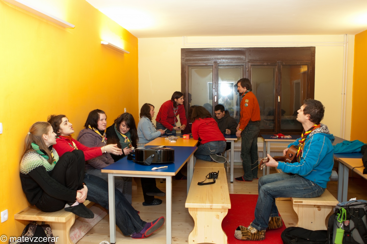 Voditelji ljubljanske regije smo se v preteklem vikendu zbrali na duhovnih vajah v Kočevskem rogu. Duhovni asistent Urban Lesjak je z zgodbami, nagovori, razlagami, izzivi in igrami vodil 15 skavtov prek pusta do posta.