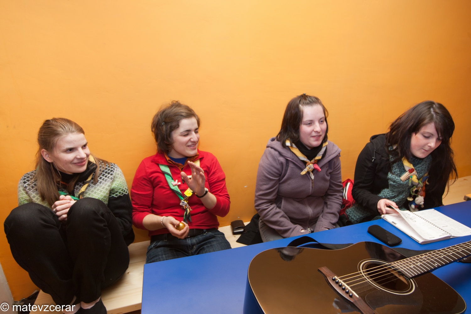 Voditelji ljubljanske regije smo se v preteklem vikendu zbrali na duhovnih vajah v Kočevskem rogu. Duhovni asistent Urban Lesjak je z zgodbami, nagovori, razlagami, izzivi in igrami vodil 15 skavtov prek pusta do posta.