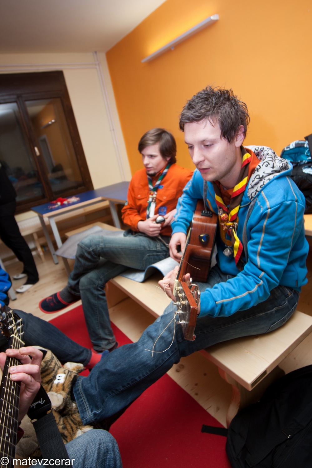 Voditelji ljubljanske regije smo se v preteklem vikendu zbrali na duhovnih vajah v Kočevskem rogu. Duhovni asistent Urban Lesjak je z zgodbami, nagovori, razlagami, izzivi in igrami vodil 15 skavtov prek pusta do posta.