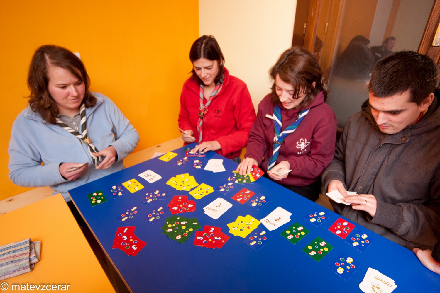 Voditelji ljubljanske regije smo se v preteklem vikendu zbrali na duhovnih vajah v Kočevskem rogu. Duhovni asistent Urban Lesjak je z zgodbami, nagovori, razlagami, izzivi in igrami vodil 15 skavtov prek pusta do posta.