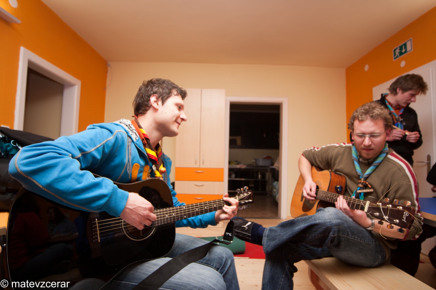 Voditelji ljubljanske regije smo se v preteklem vikendu zbrali na duhovnih vajah v Kočevskem rogu. Duhovni asistent Urban Lesjak je z zgodbami, nagovori, razlagami, izzivi in igrami vodil 15 skavtov prek pusta do posta.