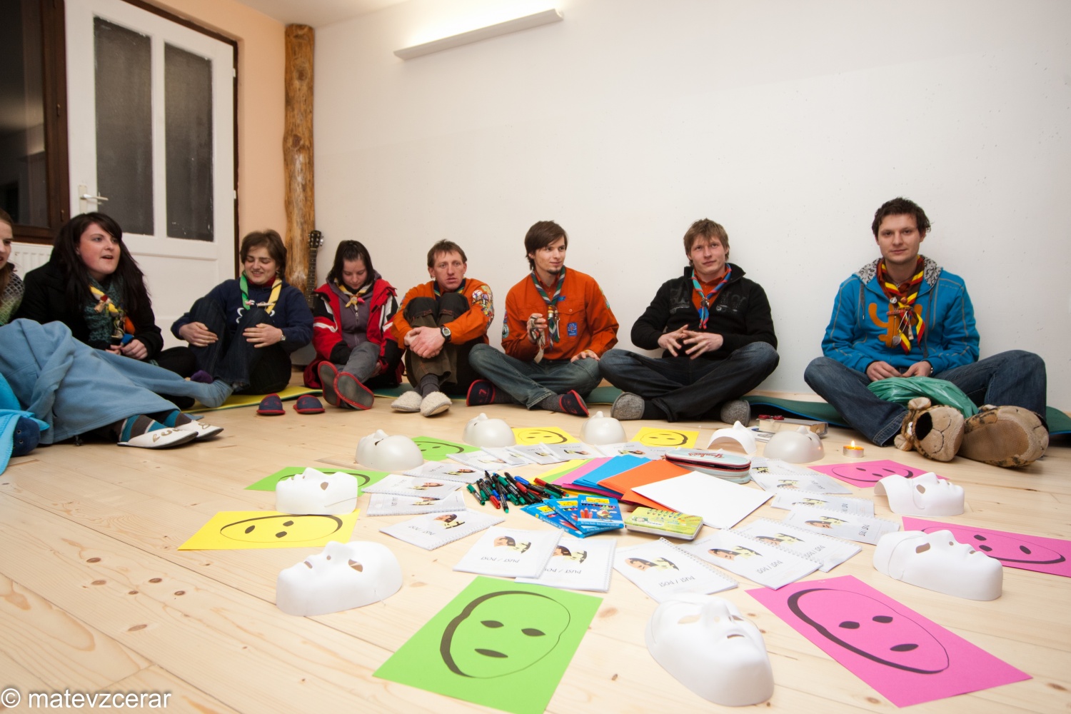 Voditelji ljubljanske regije smo se v preteklem vikendu zbrali na duhovnih vajah v Kočevskem rogu. Duhovni asistent Urban Lesjak je z zgodbami, nagovori, razlagami, izzivi in igrami vodil 15 skavtov prek pusta do posta.