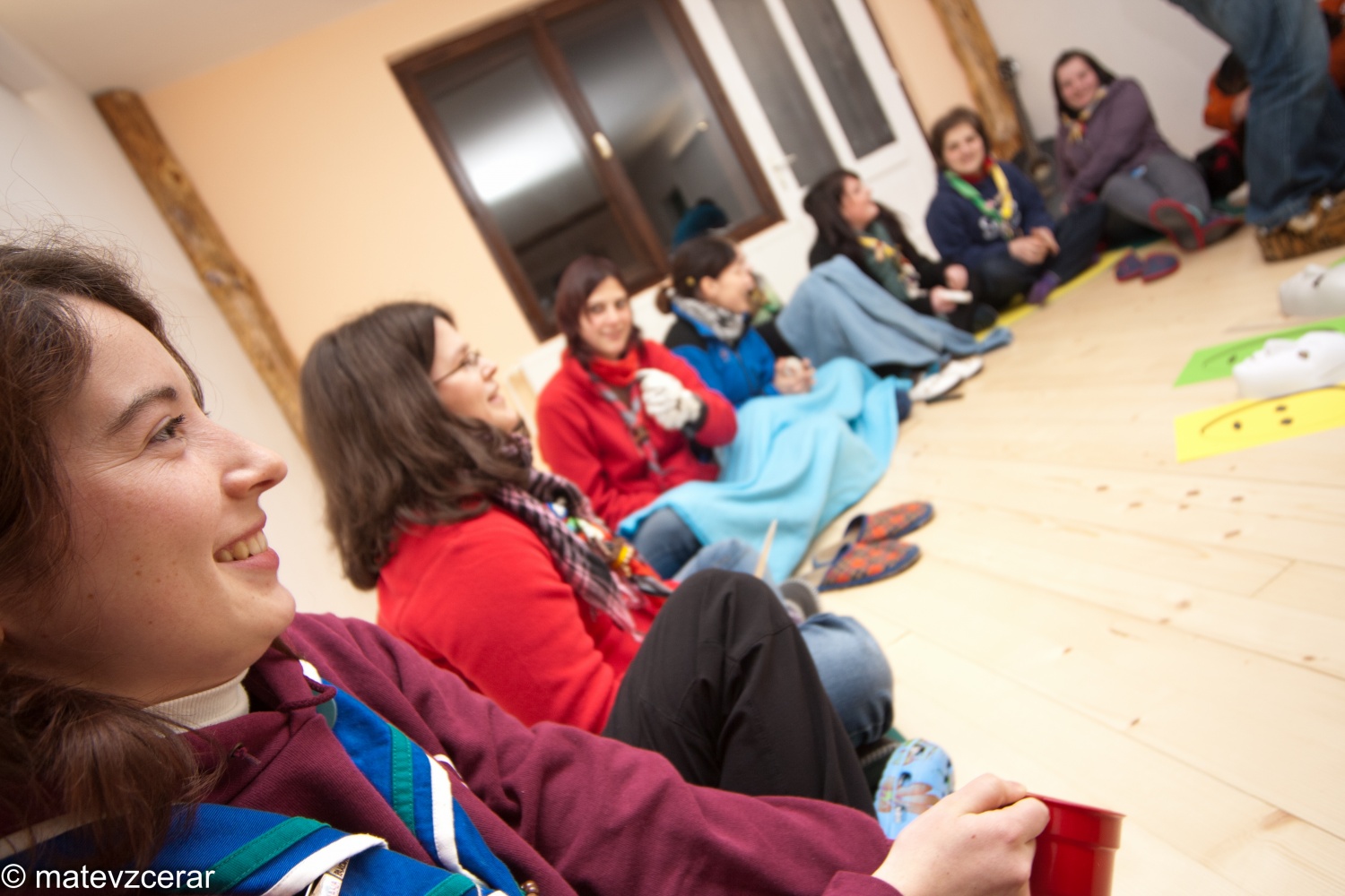 Voditelji ljubljanske regije smo se v preteklem vikendu zbrali na duhovnih vajah v Kočevskem rogu. Duhovni asistent Urban Lesjak je z zgodbami, nagovori, razlagami, izzivi in igrami vodil 15 skavtov prek pusta do posta.