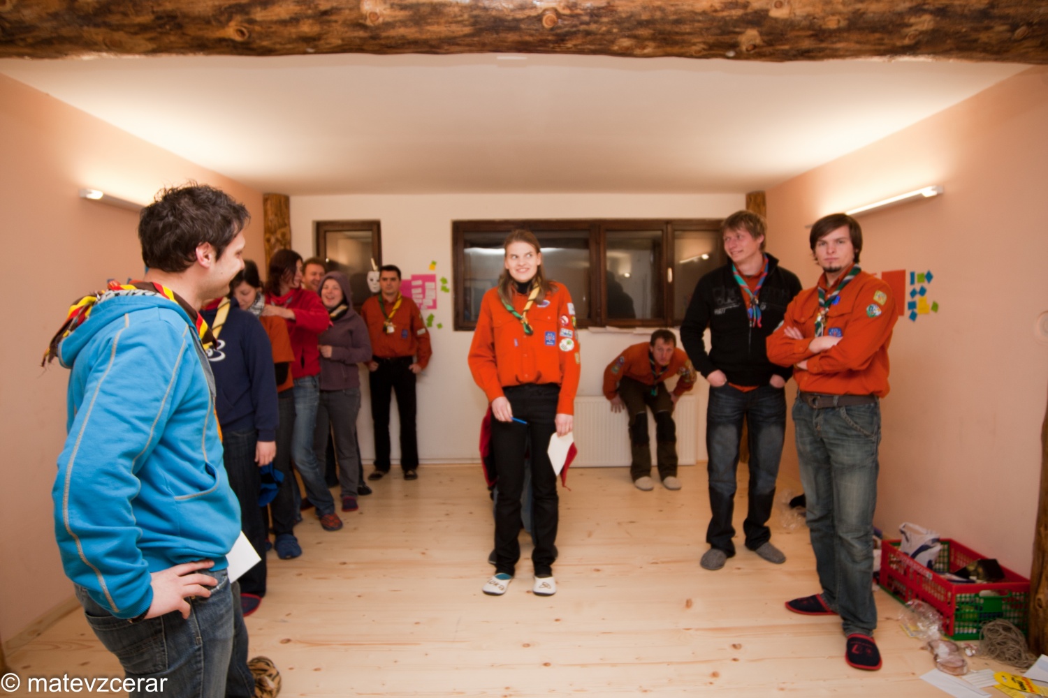 Voditelji ljubljanske regije smo se v preteklem vikendu zbrali na duhovnih vajah v Kočevskem rogu. Duhovni asistent Urban Lesjak je z zgodbami, nagovori, razlagami, izzivi in igrami vodil 15 skavtov prek pusta do posta.