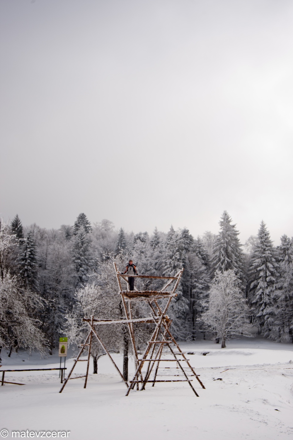 Voditelji ljubljanske regije smo se v preteklem vikendu zbrali na duhovnih vajah v Kočevskem rogu. Duhovni asistent Urban Lesjak je z zgodbami, nagovori, razlagami, izzivi in igrami vodil 15 skavtov prek pusta do posta.
