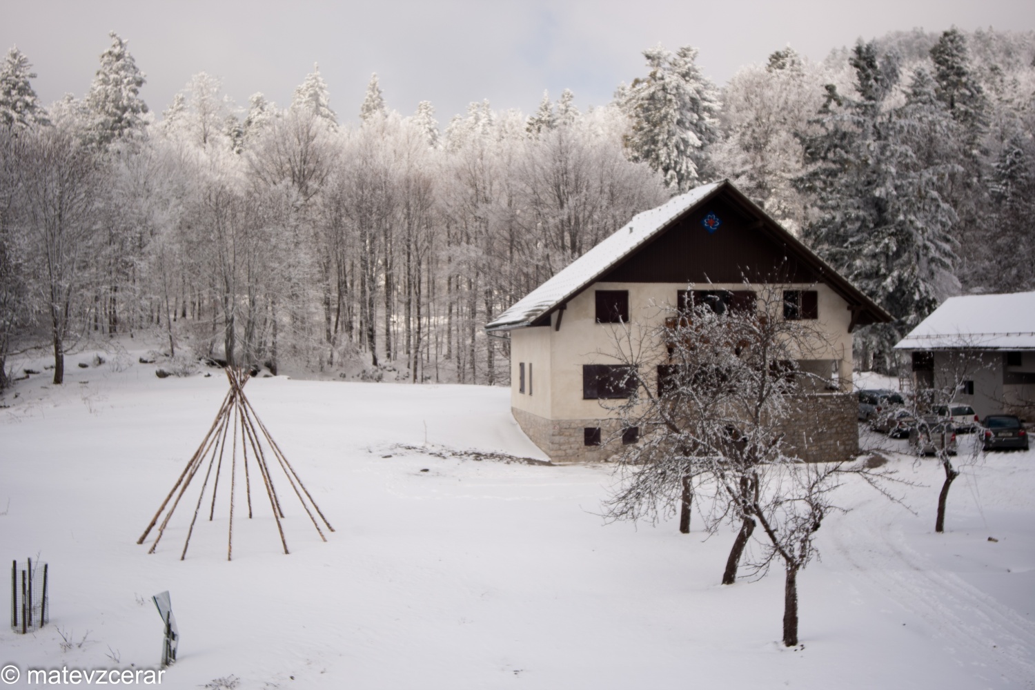 Voditelji ljubljanske regije smo se v preteklem vikendu zbrali na duhovnih vajah v Kočevskem rogu. Duhovni asistent Urban Lesjak je z zgodbami, nagovori, razlagami, izzivi in igrami vodil 15 skavtov prek pusta do posta.