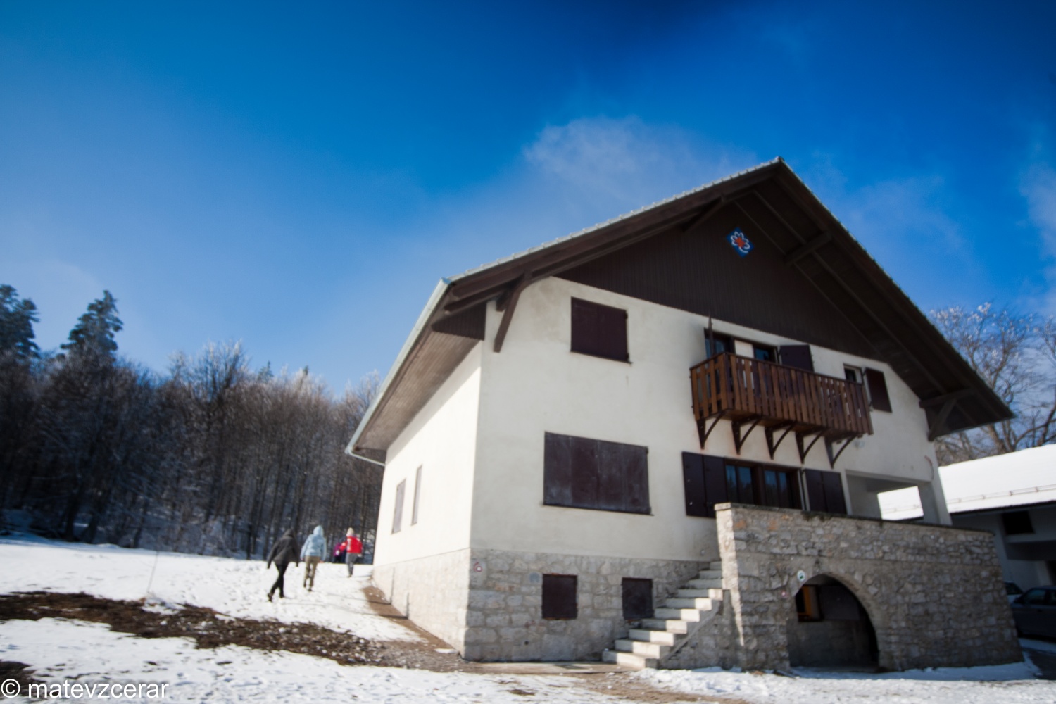 Voditelji ljubljanske regije smo se v preteklem vikendu zbrali na duhovnih vajah v Kočevskem rogu. Duhovni asistent Urban Lesjak je z zgodbami, nagovori, razlagami, izzivi in igrami vodil 15 skavtov prek pusta do posta.