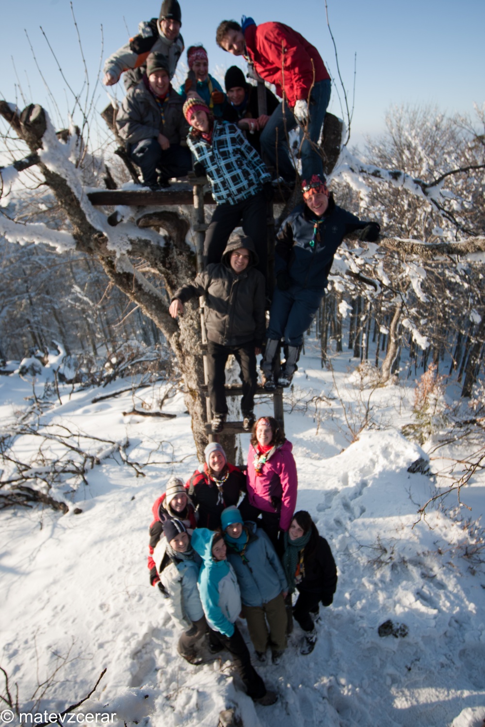 Voditelji ljubljanske regije smo se v preteklem vikendu zbrali na duhovnih vajah v Kočevskem rogu. Duhovni asistent Urban Lesjak je z zgodbami, nagovori, razlagami, izzivi in igrami vodil 15 skavtov prek pusta do posta.