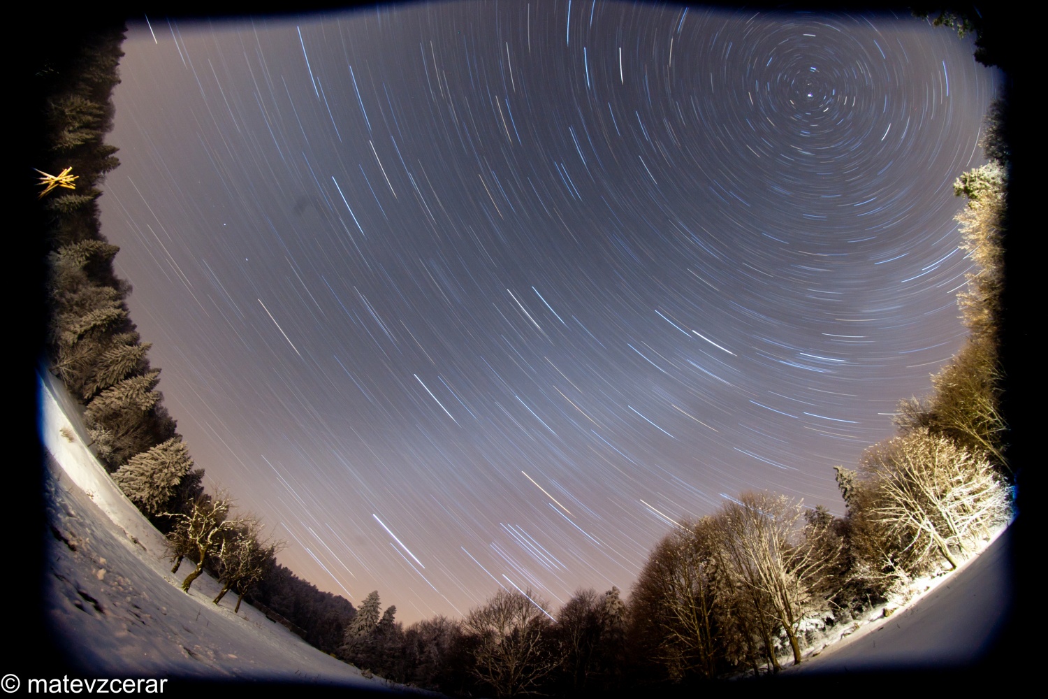 Voditelji ljubljanske regije smo se v preteklem vikendu zbrali na duhovnih vajah v Kočevskem rogu. Duhovni asistent Urban Lesjak je z zgodbami, nagovori, razlagami, izzivi in igrami vodil 15 skavtov prek pusta do posta.