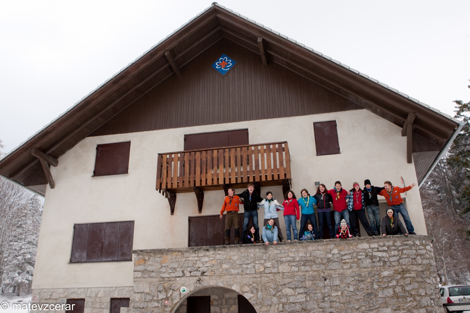 Voditelji ljubljanske regije smo se v preteklem vikendu zbrali na duhovnih vajah v Kočevskem rogu. Duhovni asistent Urban Lesjak je z zgodbami, nagovori, razlagami, izzivi in igrami vodil 15 skavtov prek pusta do posta.