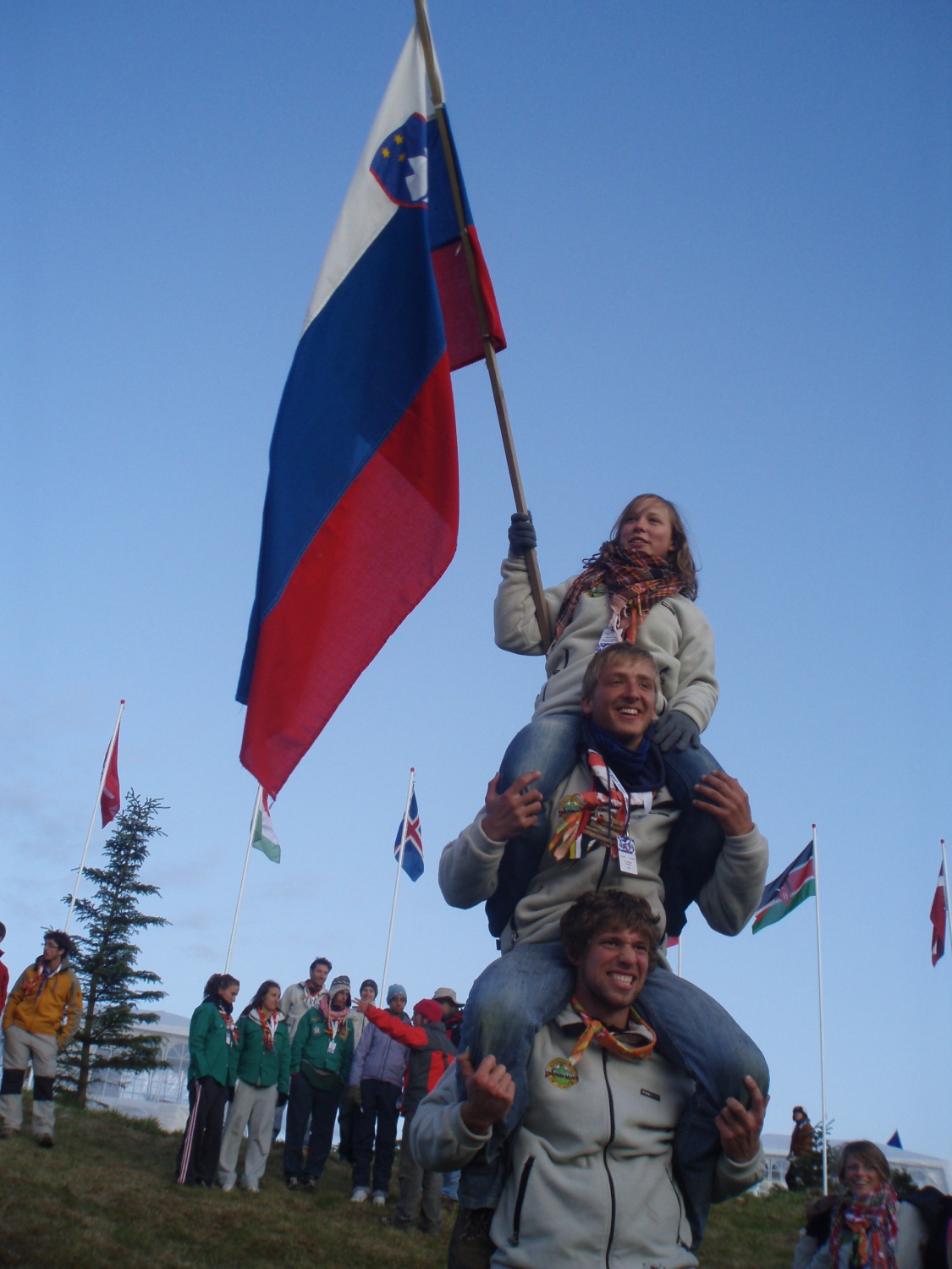 Čas hitro teče in že so tu prve informacije o evropskem taboru za popotnice in popotnike - Roverway 2012, ki bo tokrat potekal med 20. in 28. julijem 2012 na Finskem.Da pa lahko pričnemo s pripravami, se išče vodja odprave.