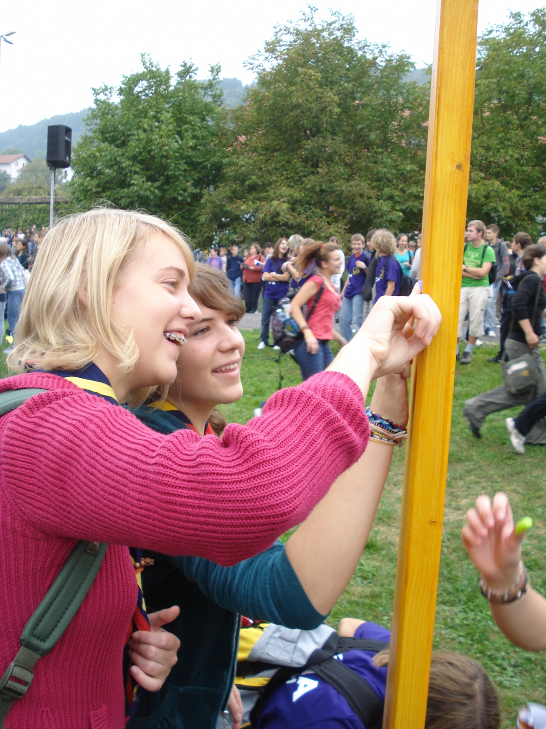 pusti prstni odtis na križu...