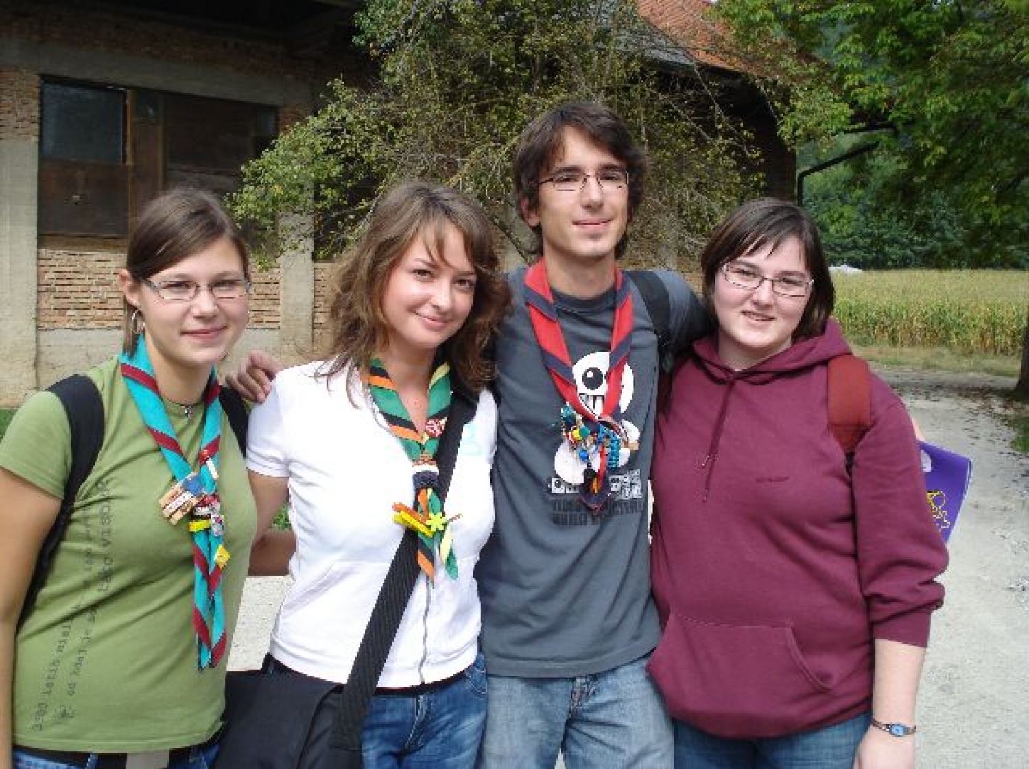 V soboto, 19.9., se je v Stični spet dogajalo. Okoli 7000 src mladih in mladih po duši, je cel dan uživalo v še boljši, še bolj razgibani in vsebinsko še bolj polni Stični 2009.