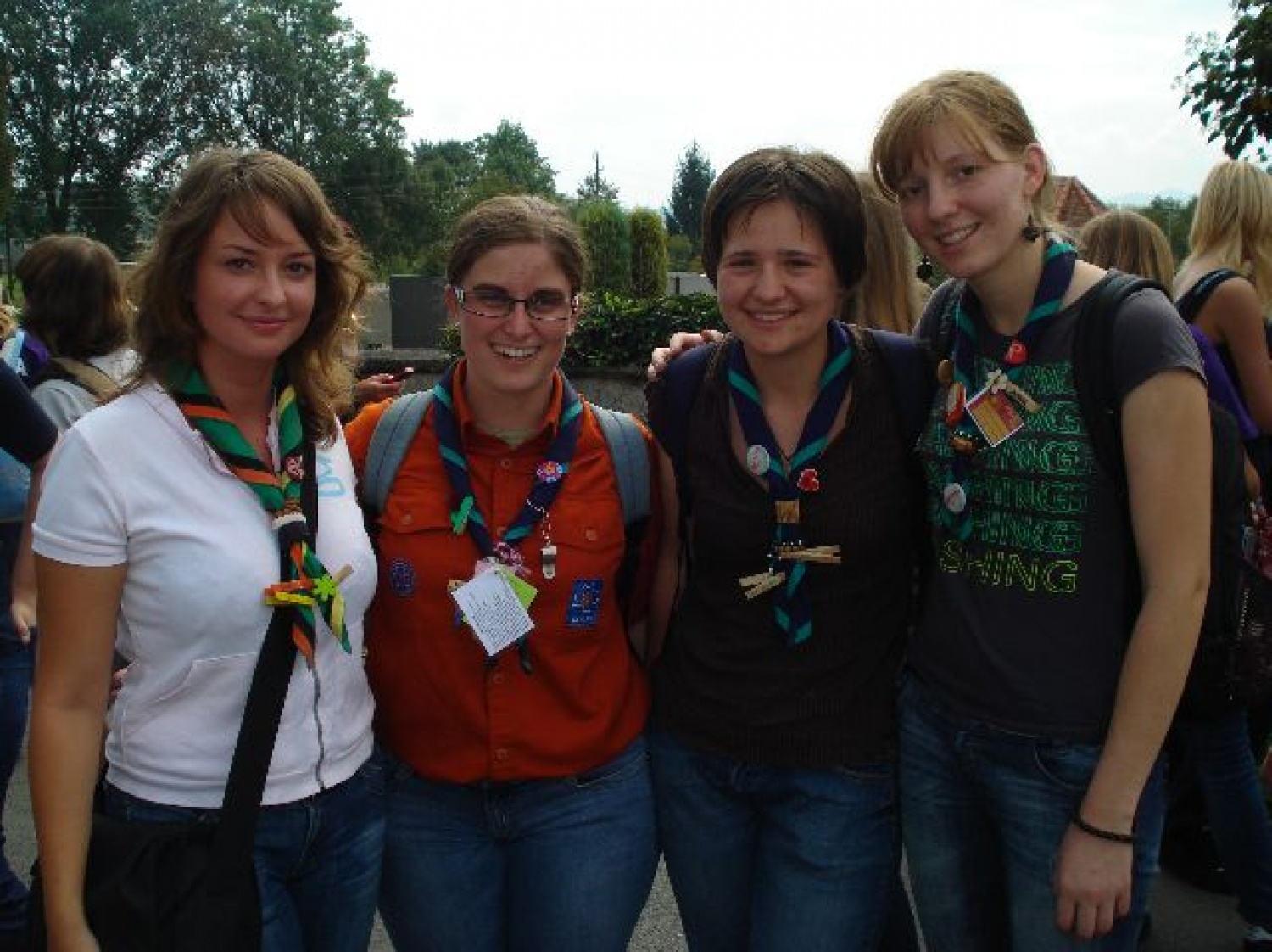 V soboto, 19.9., se je v Stični spet dogajalo. Okoli 7000 src mladih in mladih po duši, je cel dan uživalo v še boljši, še bolj razgibani in vsebinsko še bolj polni Stični 2009.