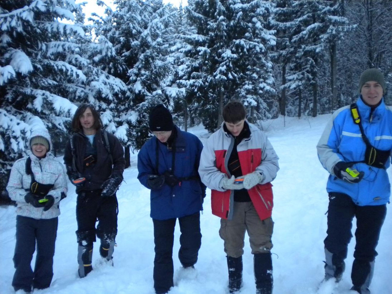 Določevanje lege zasutega v plazu s plazovno žolno