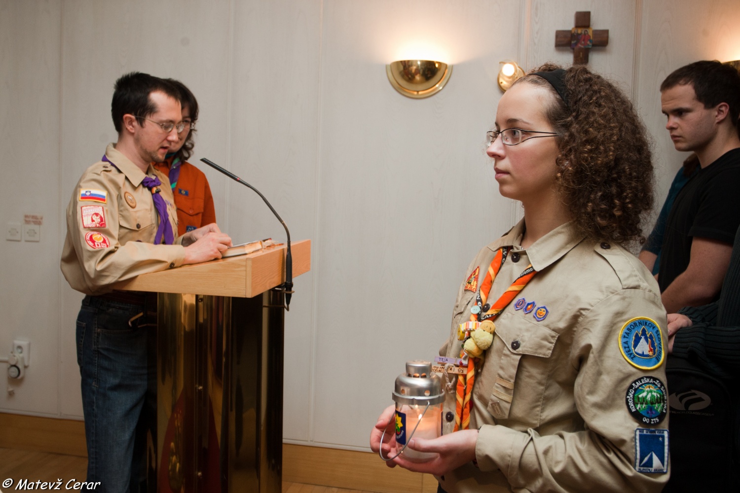 Uradni sprejemi luči miru iz Betlehema, ki so se vrstili od prihoda Luči v Slovenijo, so se zaključili z mašo v kapeli Kliničnega centra.