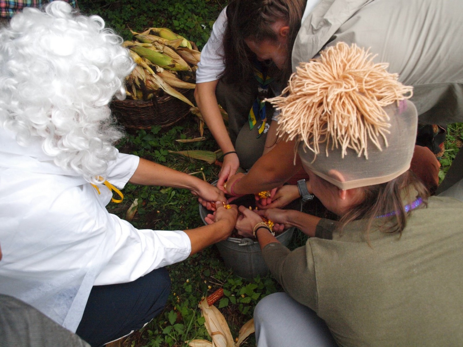 zato so mu udeleženci pridno priskočili na pomoč