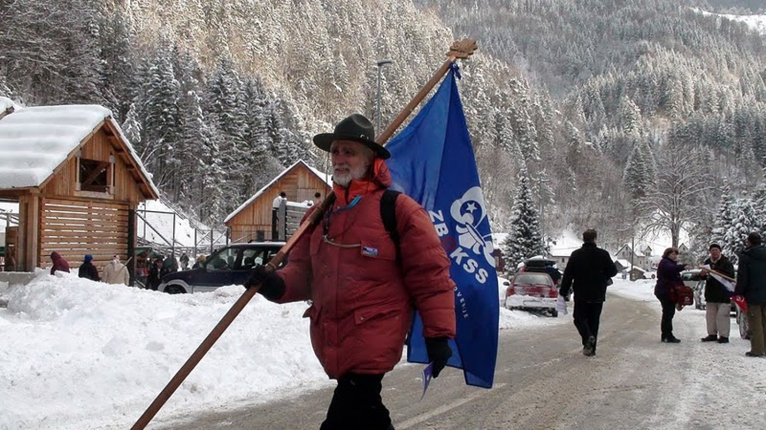 V soboto 18. decembra so si odrasli skavti Slovenije, Avstrije, Italije in Hrvaške v Solčavi izmenjali Luč miru iz Betlehema. To je bila osma izmenjava Luči miru med odraslimi skavti, ki se povezujejo v gibanju Alpe – Jadran. Srečanje v Solčavi je bilo tretje, ki so ga organizirali slovenski odrasli skavti. Udeležilo se ga je 133 skavtinj in skavtov.