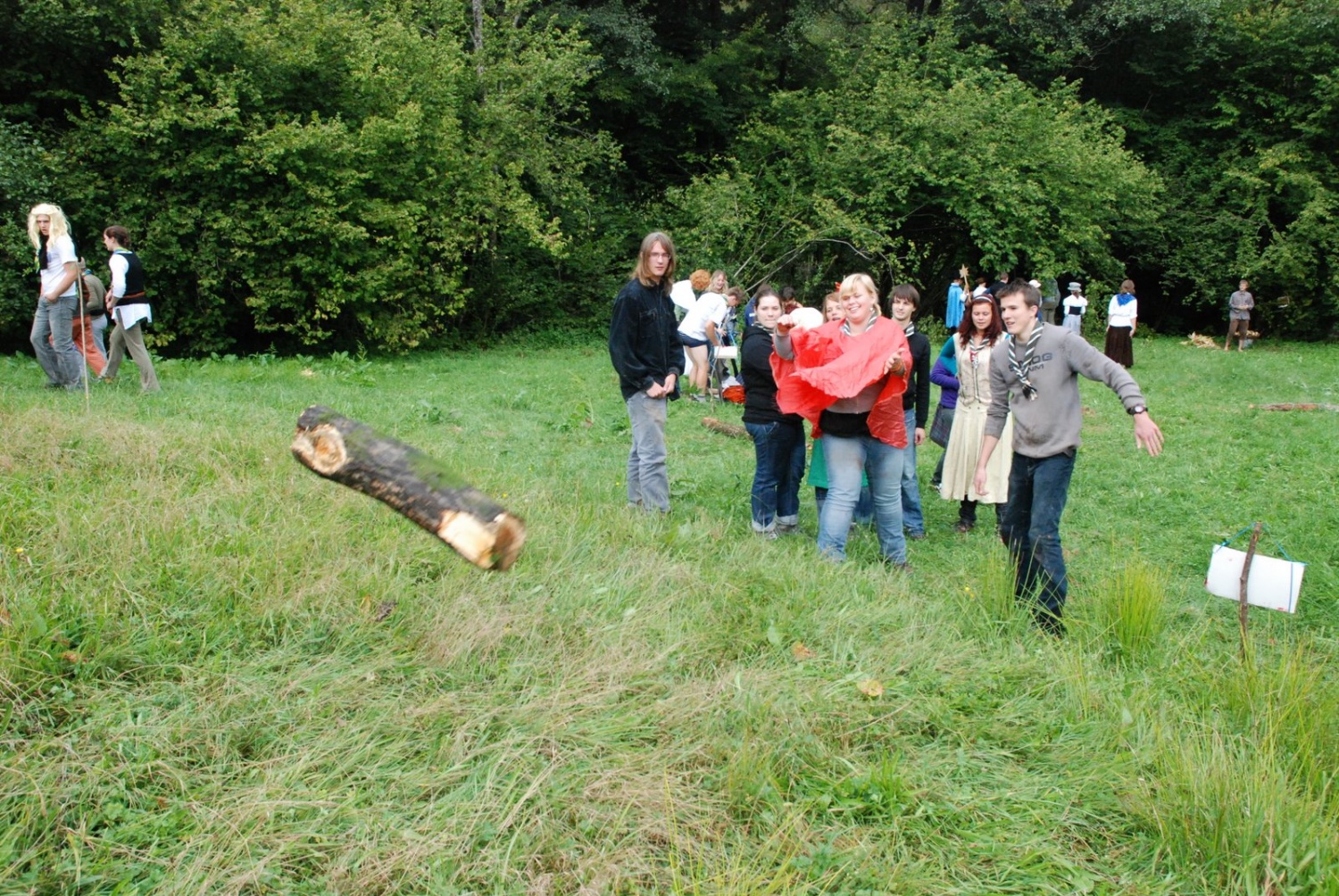 zmagovalec v metanju hlodov