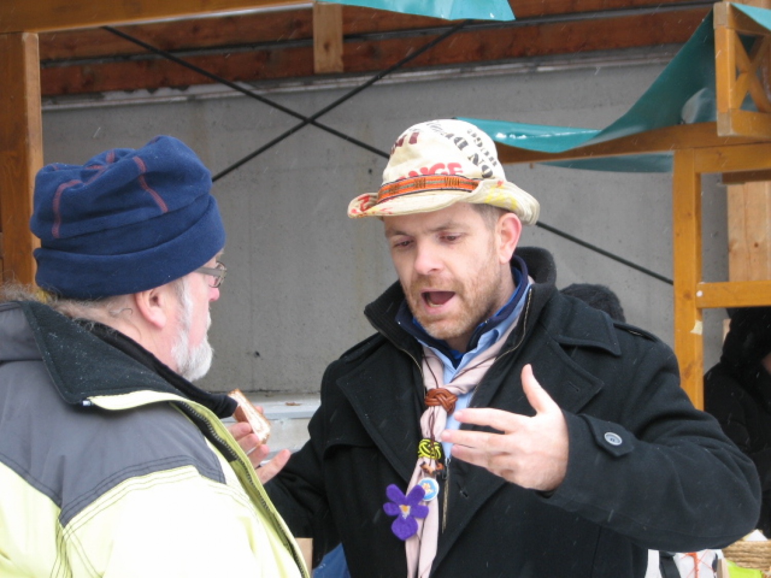 V soboto 18. decembra so si odrasli skavti Slovenije, Avstrije, Italije in Hrvaške v Solčavi izmenjali Luč miru iz Betlehema. To je bila osma izmenjava Luči miru med odraslimi skavti, ki se povezujejo v gibanju Alpe – Jadran. Srečanje v Solčavi je bilo tretje, ki so ga organizirali slovenski odrasli skavti. Udeležilo se ga je 133 skavtinj in skavtov.