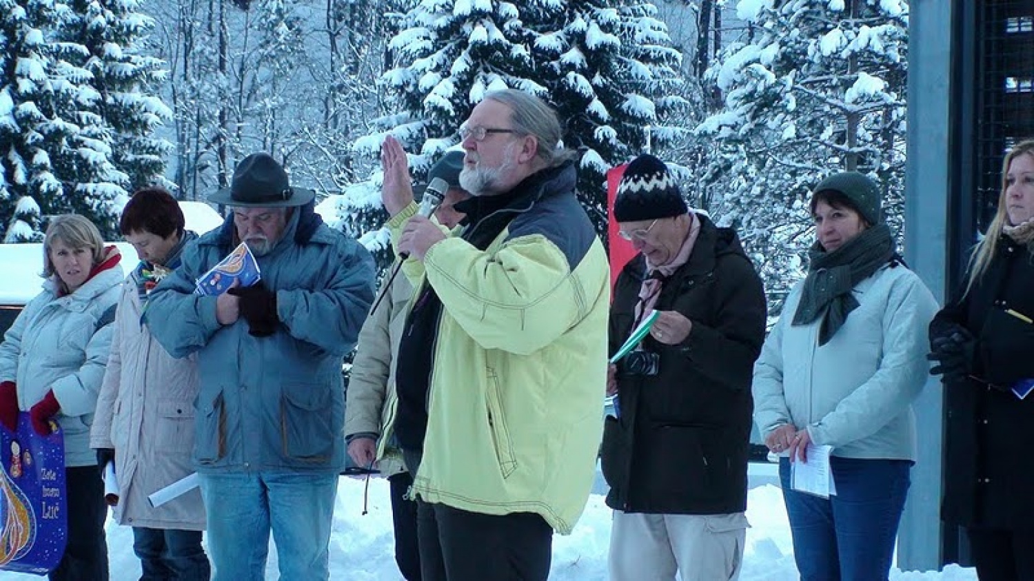 V soboto 18. decembra so si odrasli skavti Slovenije, Avstrije, Italije in Hrvaške v Solčavi izmenjali Luč miru iz Betlehema. To je bila osma izmenjava Luči miru med odraslimi skavti, ki se povezujejo v gibanju Alpe – Jadran. Srečanje v Solčavi je bilo tretje, ki so ga organizirali slovenski odrasli skavti. Udeležilo se ga je 133 skavtinj in skavtov.