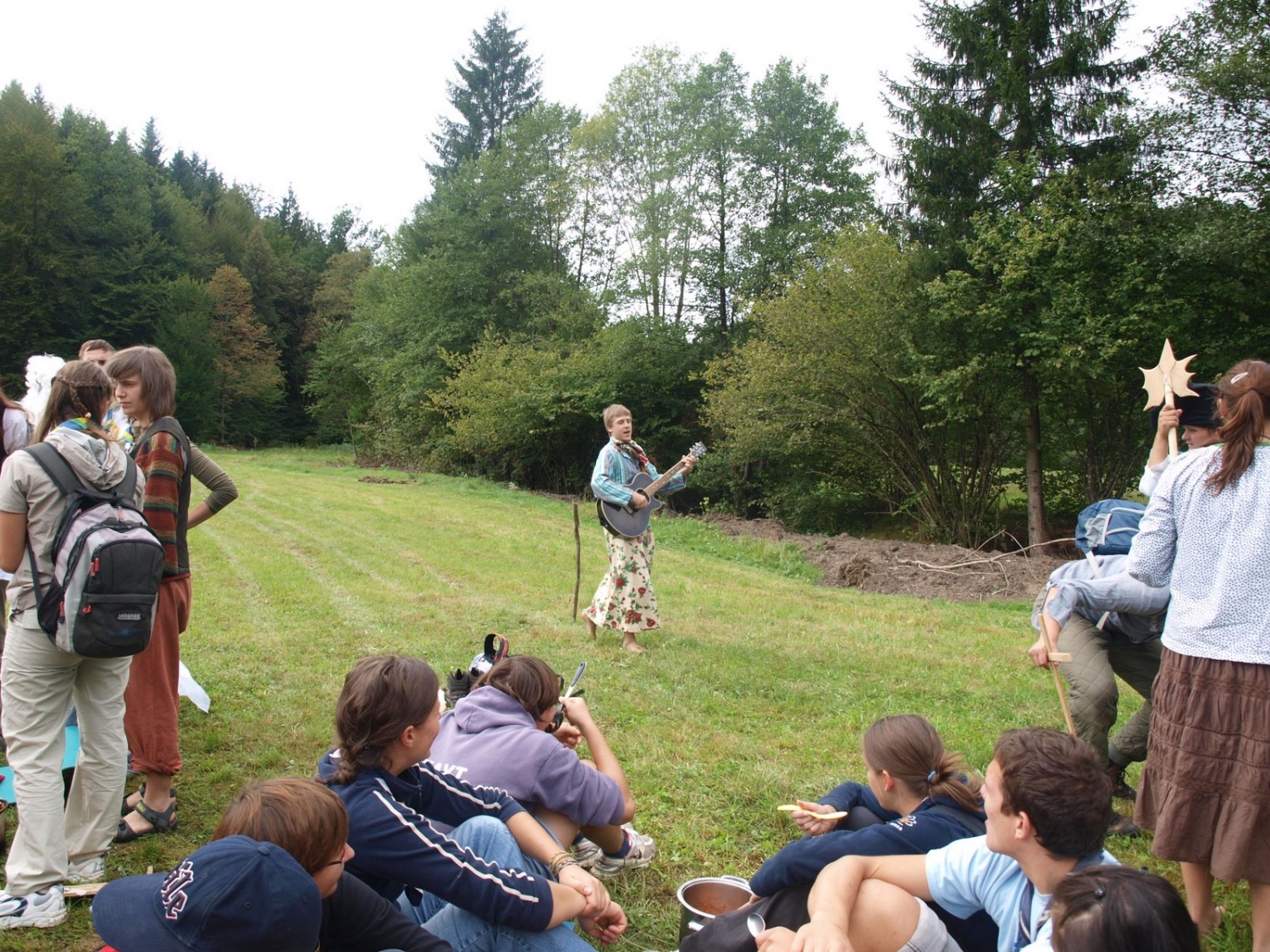 lokalni trubadur pride v vas