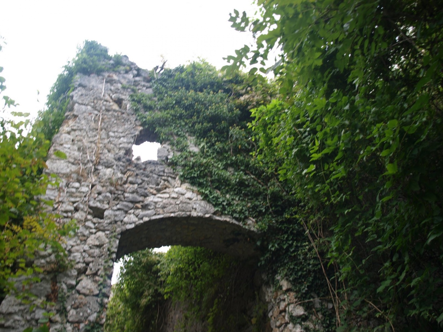 pred vrati Starega gradu