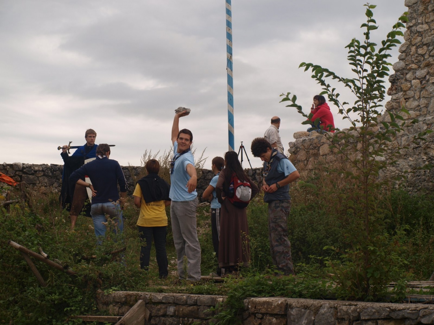 na Starem gradu nas sreča vitez skrbik