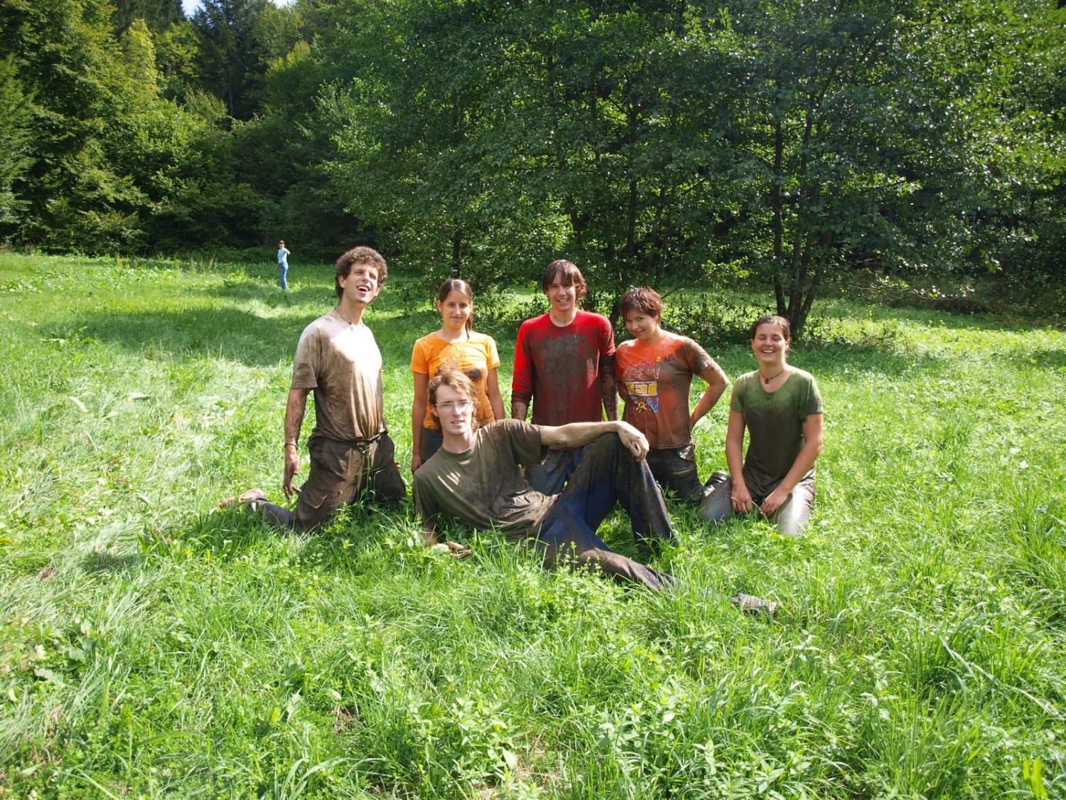 čakanje, da se blato zapeče na soncu