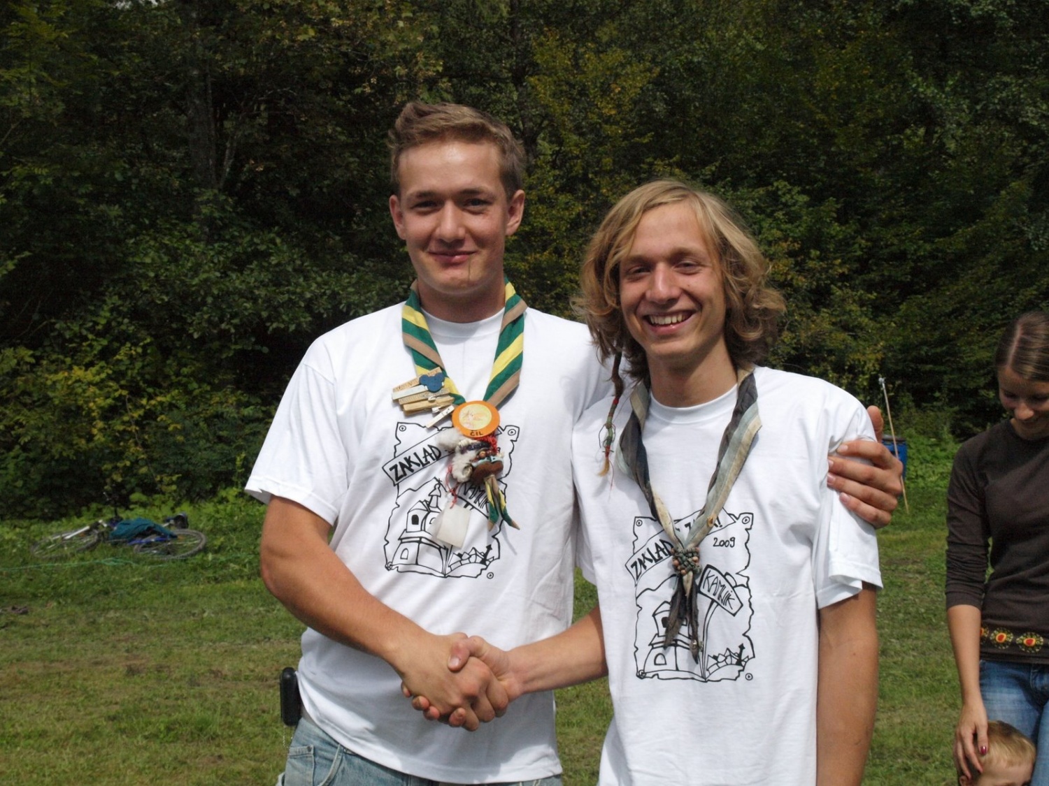 Miha čestita Lenartu - za vodenje projekta in rojstni dan