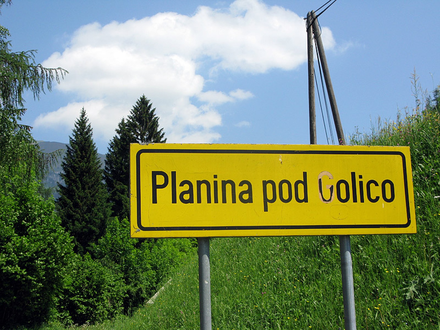 Ljubljanske mestne srajce, še huje, spodnje majice iz Fužin, so prehitele Jeseniški pohod in tako že v soboto osvojili 1890m visoko Golico.