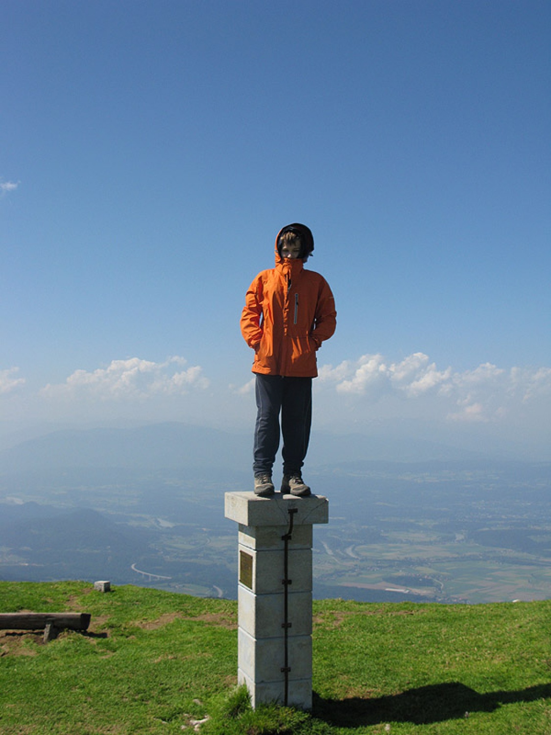Ljubljanske mestne srajce, še huje, spodnje majice iz Fužin, so prehitele Jeseniški pohod in tako že v soboto osvojili 1890m visoko Golico.