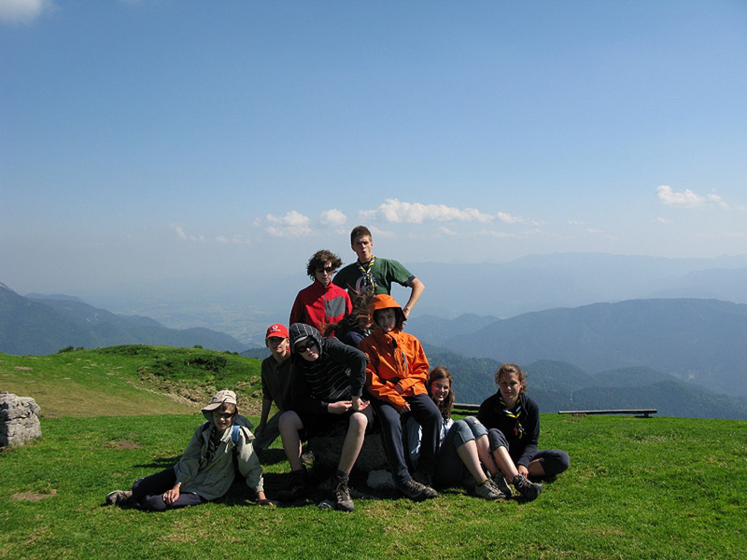 Ljubljanske mestne srajce, še huje, spodnje majice iz Fužin, so prehitele Jeseniški pohod in tako že v soboto osvojili 1890m visoko Golico.