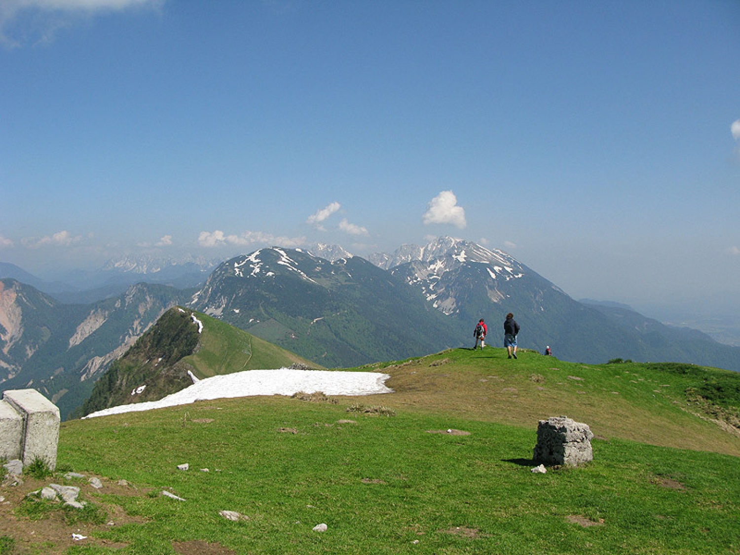 Ljubljanske mestne srajce, še huje, spodnje majice iz Fužin, so prehitele Jeseniški pohod in tako že v soboto osvojili 1890m visoko Golico.