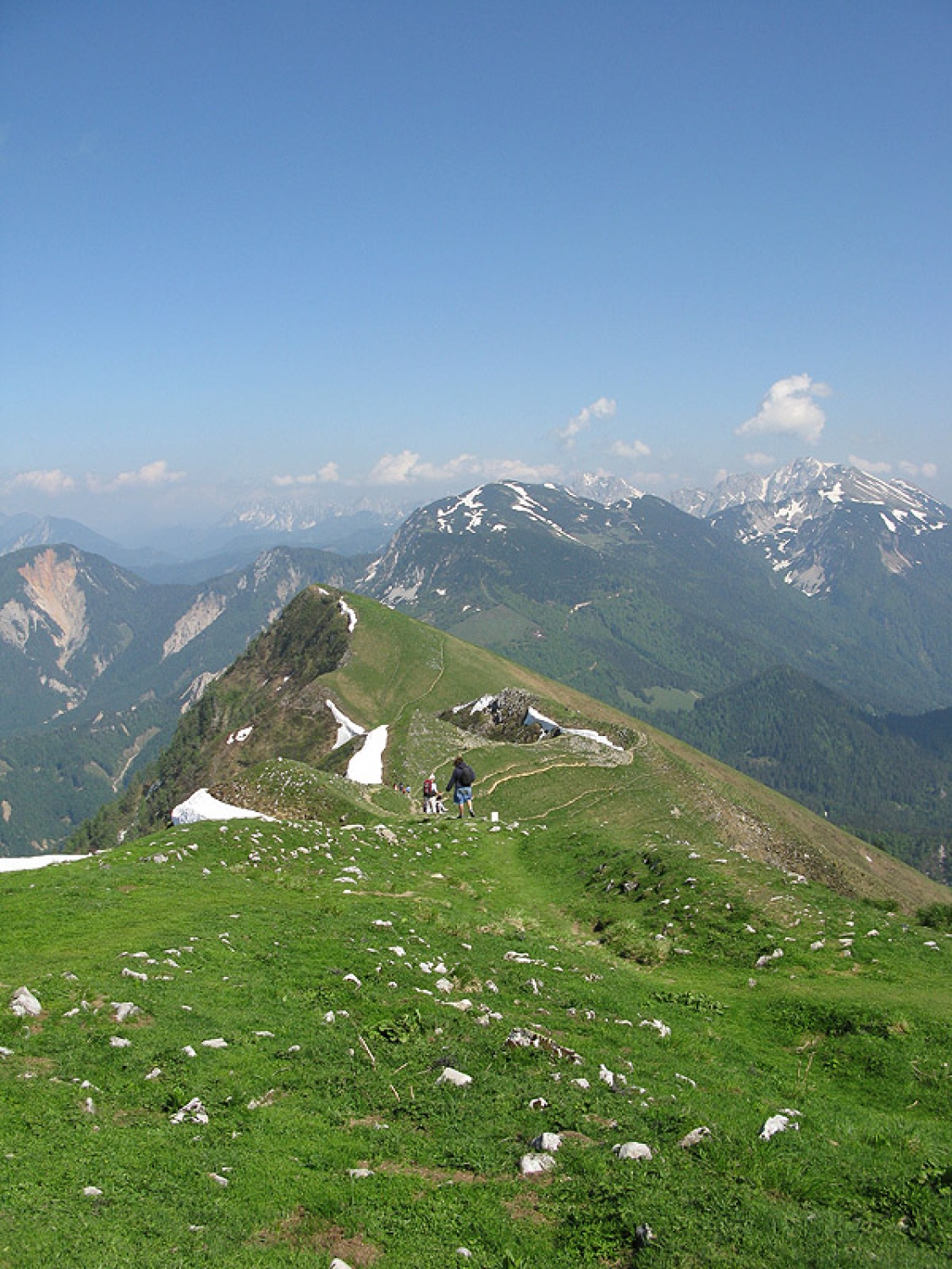 Ljubljanske mestne srajce, še huje, spodnje majice iz Fužin, so prehitele Jeseniški pohod in tako že v soboto osvojili 1890m visoko Golico.