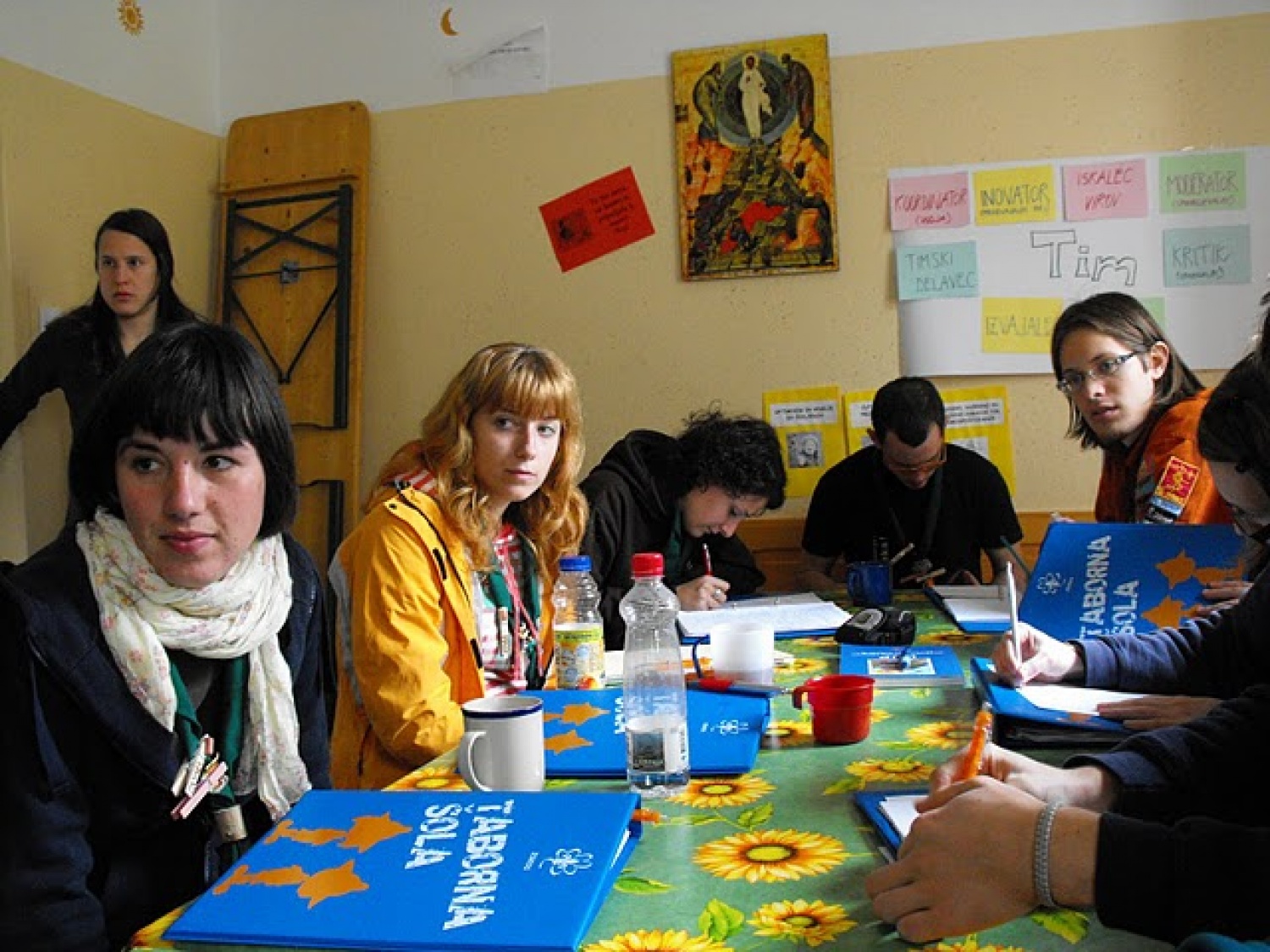 Ali kako smo skupaj v zidu in kako smo se učili (in se še učimo) zidati nekaj novega, boljšega v slovenskem skavtstvu