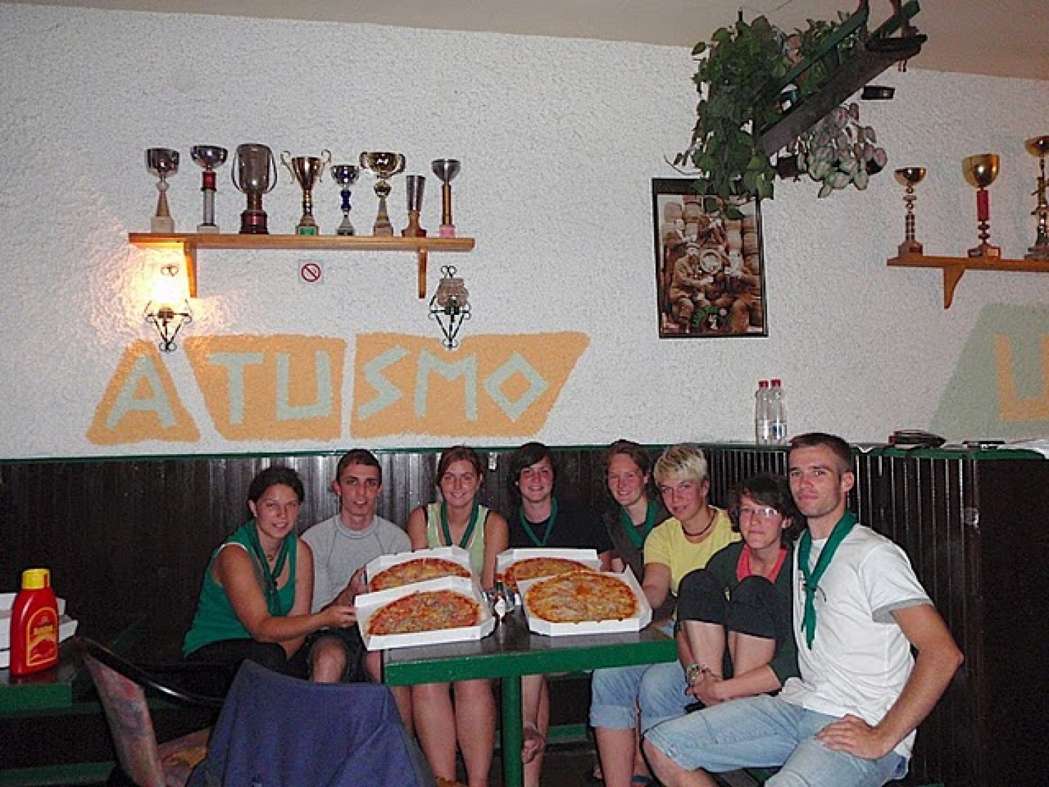 3. avgusta 2010 se je v Kobaridu število prebivalcev povečalo za 25 skavtov. In natanko 16
skavtov ni imelo niti najmanjše ideje v kaj se spušča.