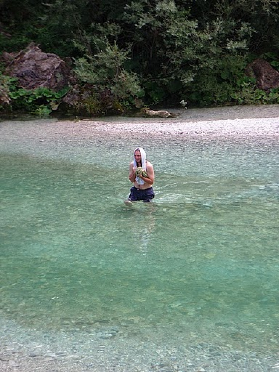 3. avgusta 2010 se je v Kobaridu število prebivalcev povečalo za 25 skavtov. In natanko 16
skavtov ni imelo niti najmanjše ideje v kaj se spušča.