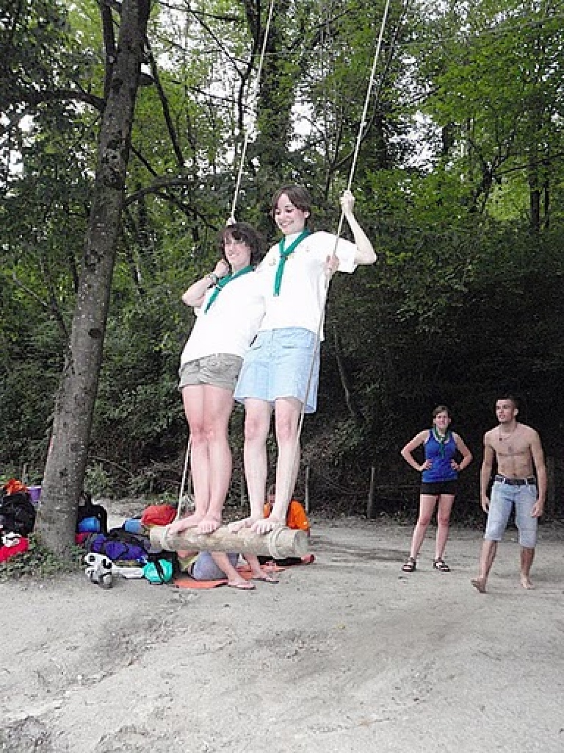 3. avgusta 2010 se je v Kobaridu število prebivalcev povečalo za 25 skavtov. In natanko 16
skavtov ni imelo niti najmanjše ideje v kaj se spušča.