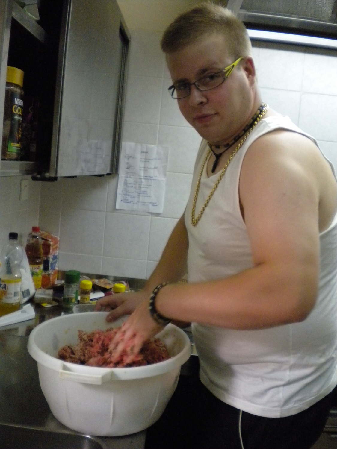 »Letos je končno čas, da naredim nekaj zase!« sem si rekla, si rezervirala tisti teden v avgustu ter se prijavila na TŠ MVV. To, da smo letos čas preživljali na/ ob/ v Soči, je bila samo še pika na i.