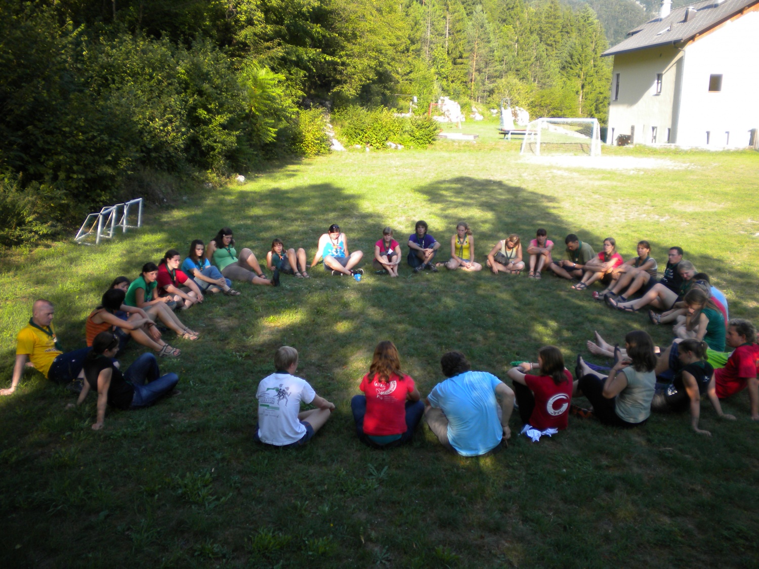 »Letos je končno čas, da naredim nekaj zase!« sem si rekla, si rezervirala tisti teden v avgustu ter se prijavila na TŠ MVV. To, da smo letos čas preživljali na/ ob/ v Soči, je bila samo še pika na i.