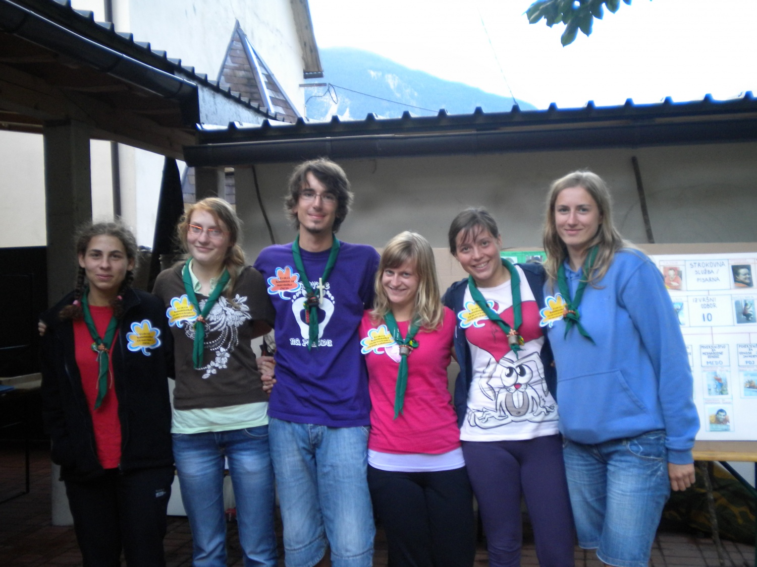 »Letos je končno čas, da naredim nekaj zase!« sem si rekla, si rezervirala tisti teden v avgustu ter se prijavila na TŠ MVV. To, da smo letos čas preživljali na/ ob/ v Soči, je bila samo še pika na i.