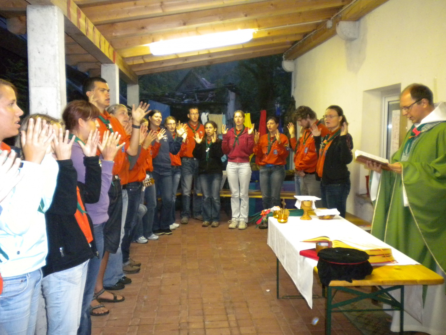 »Letos je končno čas, da naredim nekaj zase!« sem si rekla, si rezervirala tisti teden v avgustu ter se prijavila na TŠ MVV. To, da smo letos čas preživljali na/ ob/ v Soči, je bila samo še pika na i.