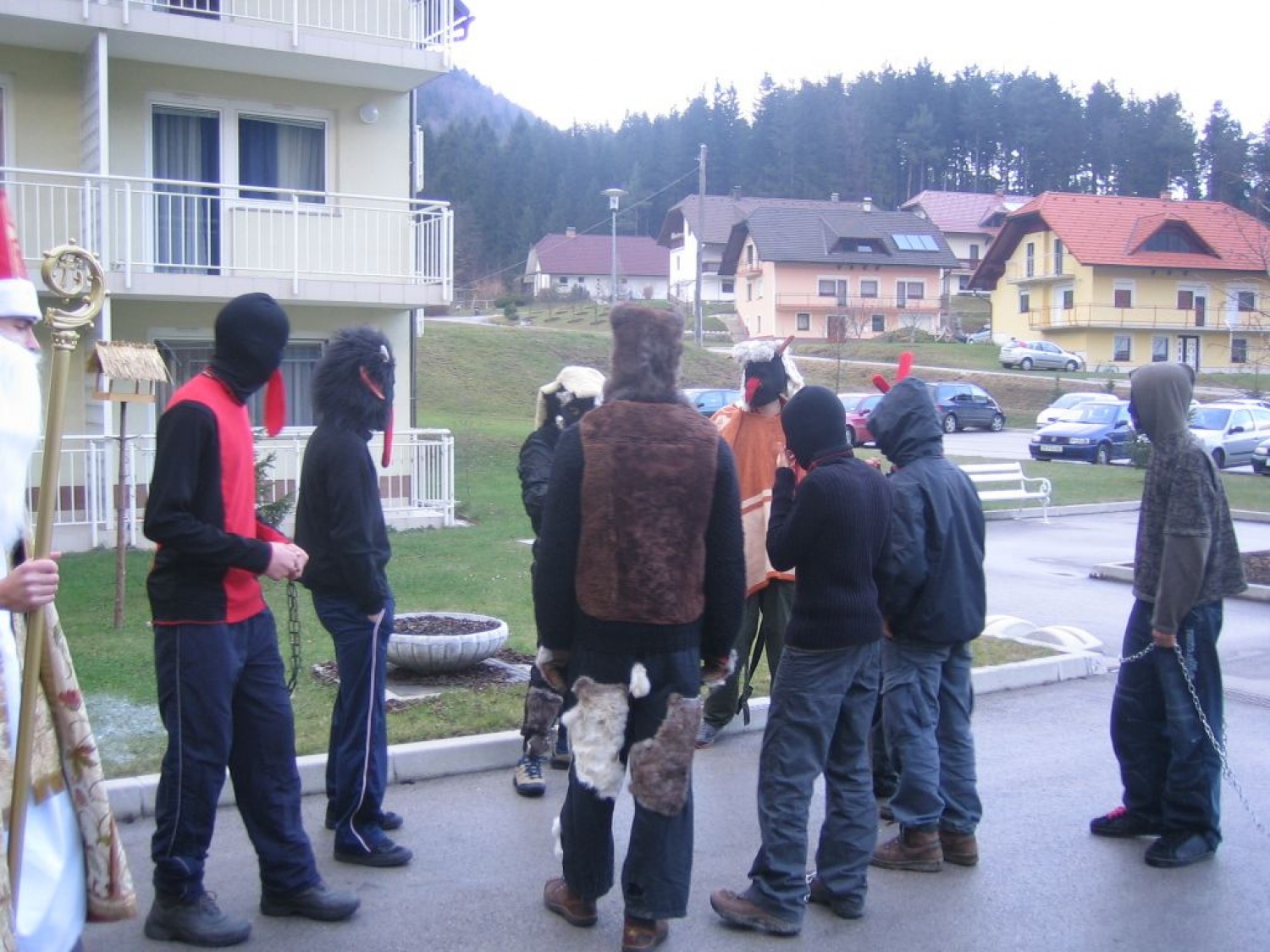 Parkeljni so nam sledili vso pot.